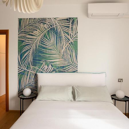 Suite 51 Appartamento Con Terrazzo A 50 Mt Dal Lago - Private Parking (Adults Only) Arona Eksteriør billede