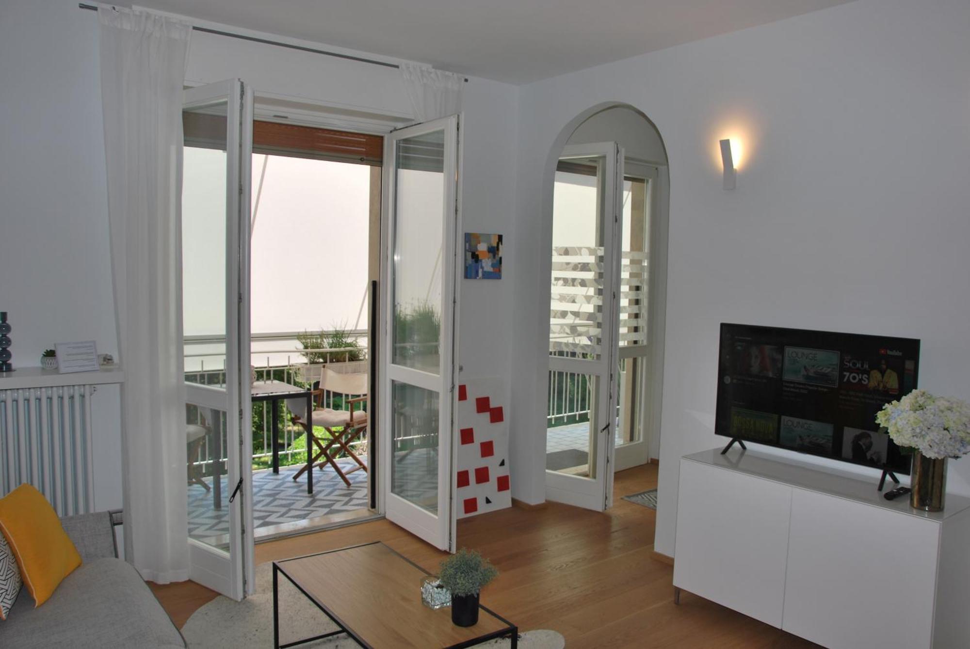 Suite 51 Appartamento Con Terrazzo A 50 Mt Dal Lago - Private Parking (Adults Only) Arona Eksteriør billede