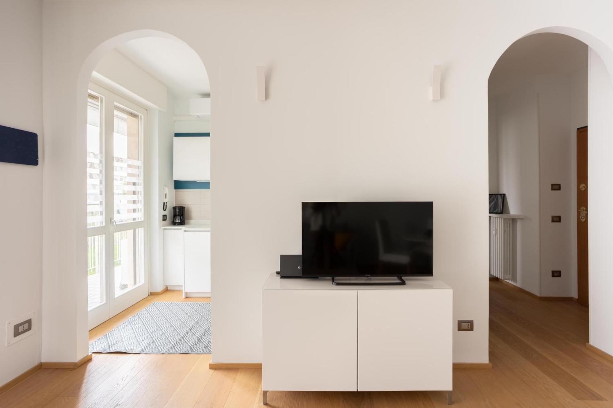 Suite 51 Appartamento Con Terrazzo A 50 Mt Dal Lago - Private Parking (Adults Only) Arona Eksteriør billede