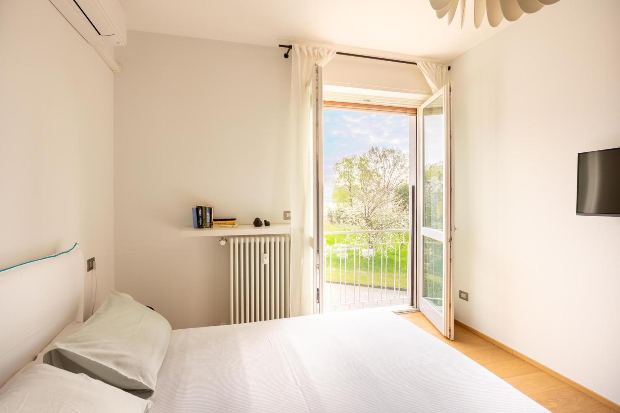 Suite 51 Appartamento Con Terrazzo A 50 Mt Dal Lago - Private Parking (Adults Only) Arona Eksteriør billede