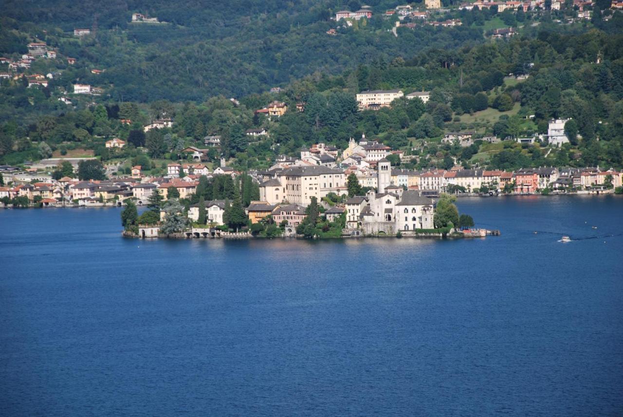 Suite 51 Appartamento Con Terrazzo A 50 Mt Dal Lago - Private Parking (Adults Only) Arona Eksteriør billede