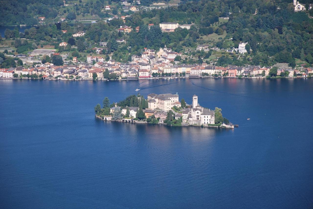 Suite 51 Appartamento Con Terrazzo A 50 Mt Dal Lago - Private Parking (Adults Only) Arona Eksteriør billede